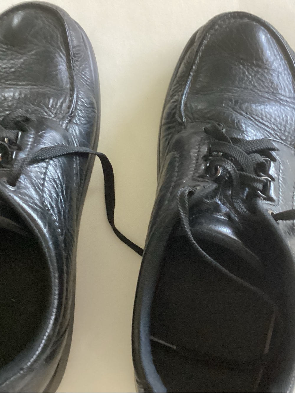 SAS Men's Black Leather Lace-Up Oxfords